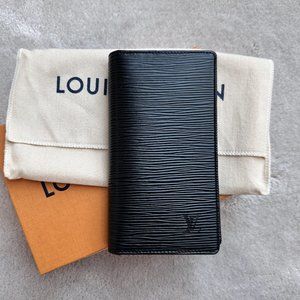 Authentic Louis Vuitton Pocket Agenda Cover in Black Epi Leather